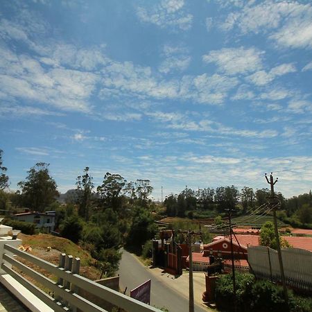 Pine Hill suites Ooty Extérieur photo